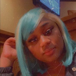 Meet your Posher, Nadia